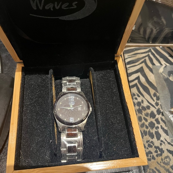 Men’s beautiful Waves watch great price !!! Beautiful Beach lifestyle watch . - Picture 2 of 3